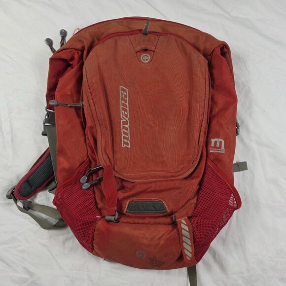 Novara MainLine Red Cycling Backpack Travel Outdoors Camping Hiking Casual - Picture 1 of 13